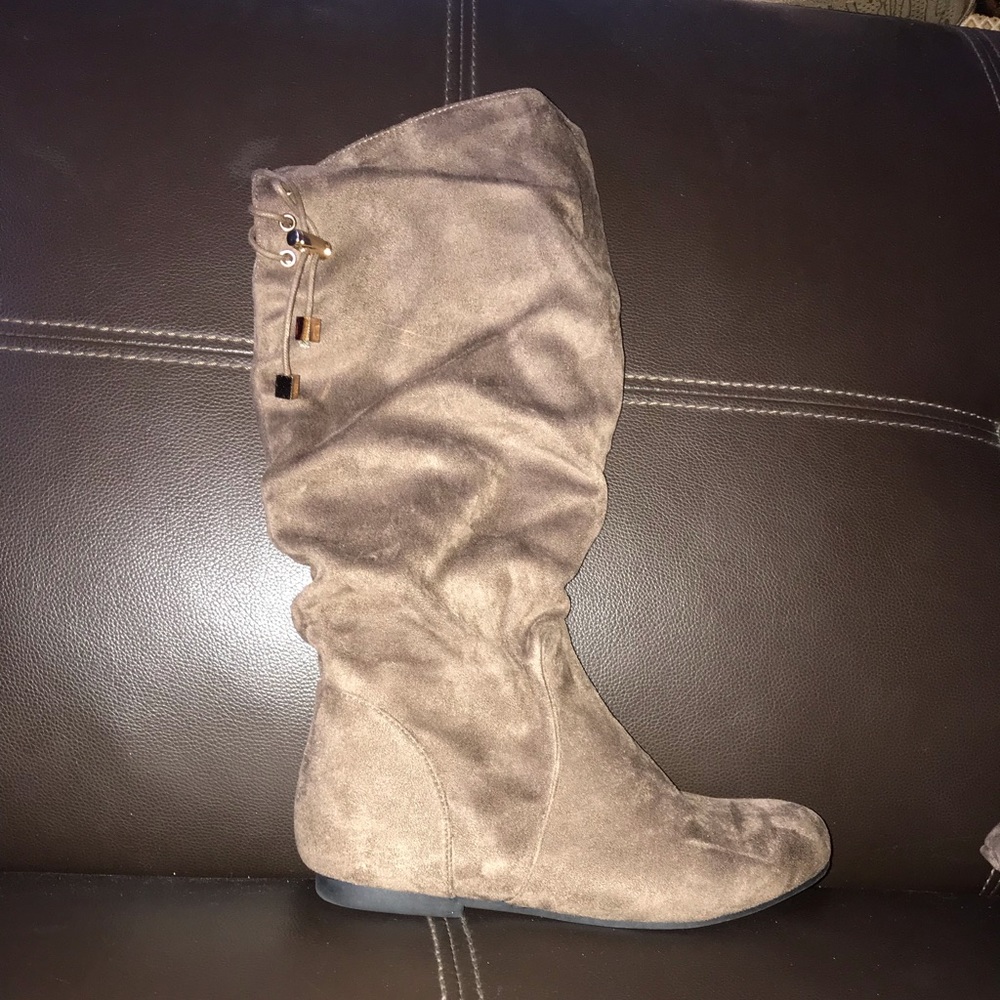 SUADE BROWN BOOTS